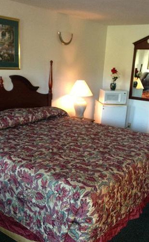 Catalina Airport Motel Avon Esterno foto